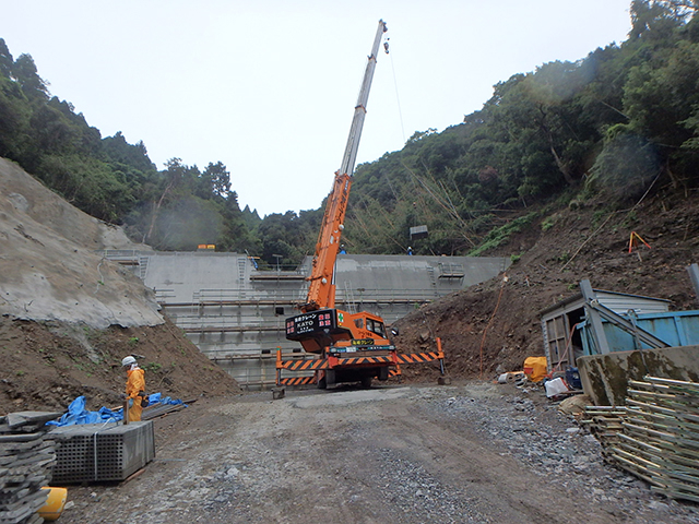 平成29年度　緊急砂　第3号　砂防堰堤工事